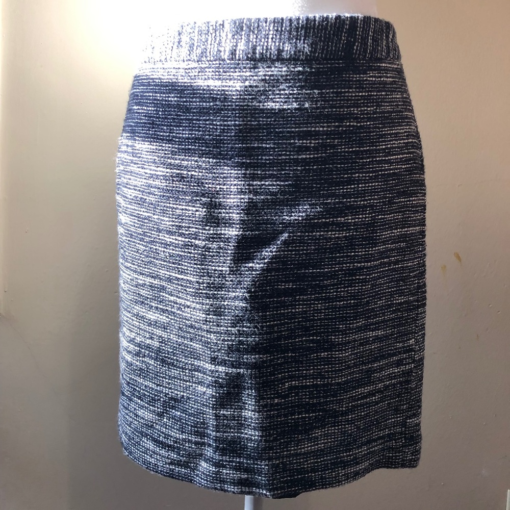 Navy and White Tweed Knee Length Skirt from Banana Republic, Sz 4